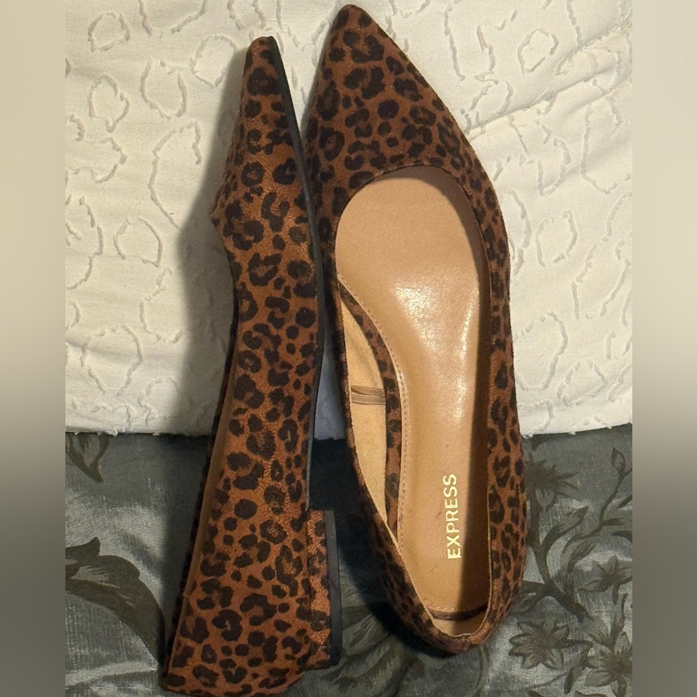 EXPRESS | Women's Brown Leopard Flats - Picture 2 of 3